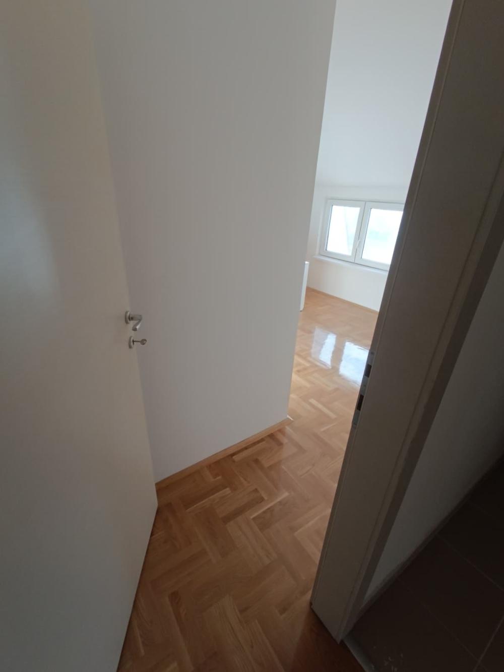 Slika 2 - U blizini Pravnog fakulteta, Dvoiposoban stan na prodaju, 54.13m2, 89.595€